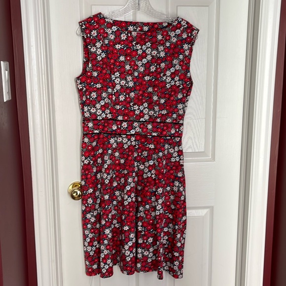 Cute Flower Dress - Picture 1 of 2